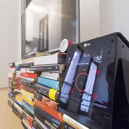 Cozy In The Center Apartment Milan