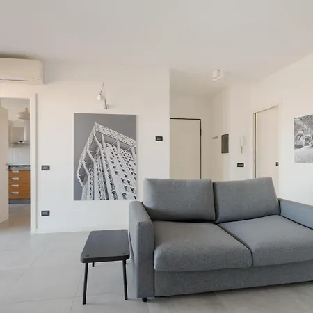 Guesthost - Modern Pirelli Apartment
