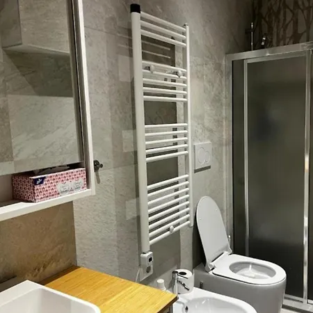 Cozy Modern 1 Bedroom 15 Min From Duomo