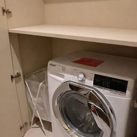 Ampio Trilocale 5 Posti Letto, 2 Bagni - M4 Dateo