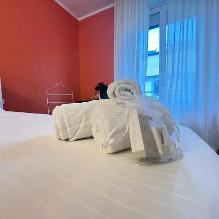 Wood Essence - Authentic Large -city Center Appartement Milaan