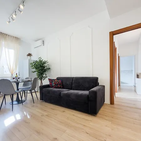 Casa Enea Luxury Apartment - Bocconi Navigli - Private Parking