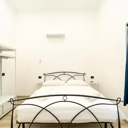 Cozy With Wifi And Ac & Parking Mailand