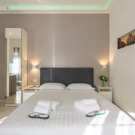 Tagiura, 25 - For Work And Leisure Milán