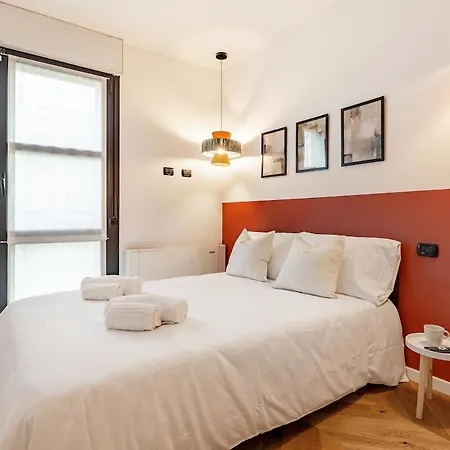 דירה Modern Loft With Projector E Private Garden, Station