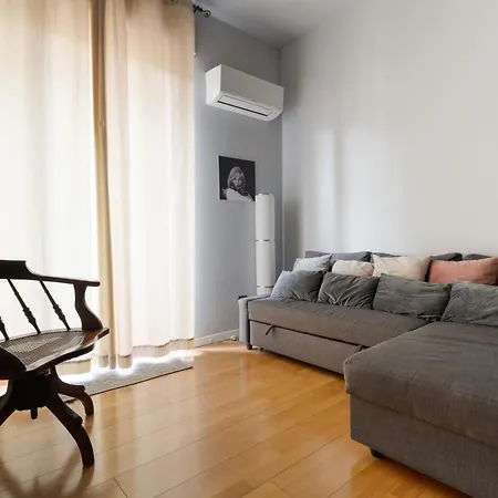 Guesthost - Cozy In Dergano * Milán