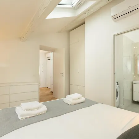 Bansky Nest - New Exclusive * Milan