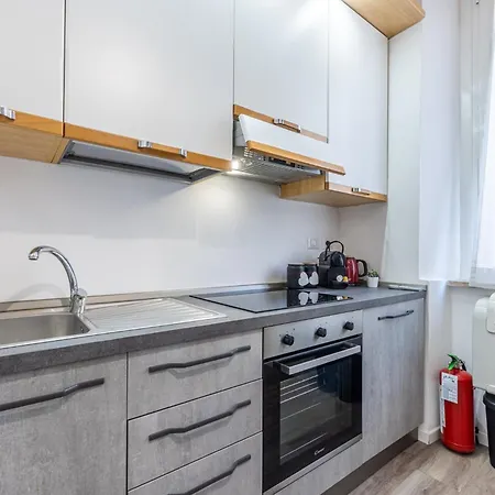 Cozy - Porta Venezia M1 Апартаменты *