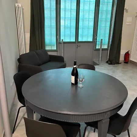 Bronz House Milano