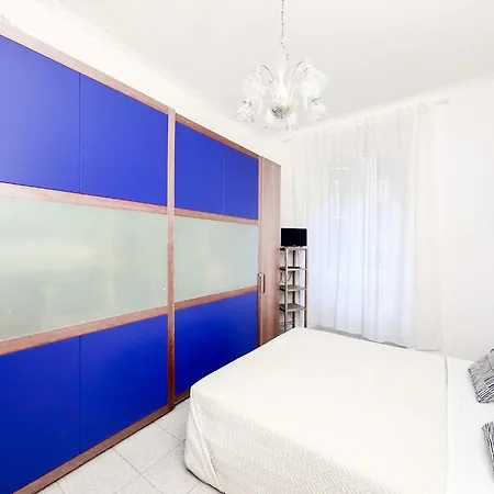 Three-room 2 Bedrooms With Balcony 2 Min From Appartamento