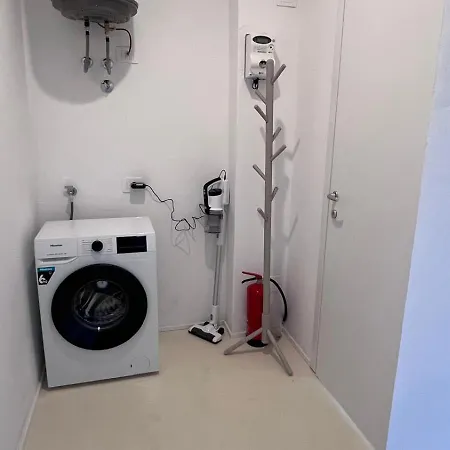 Elegante Bilocale Ristrutturato - Metro Inganni * Milan