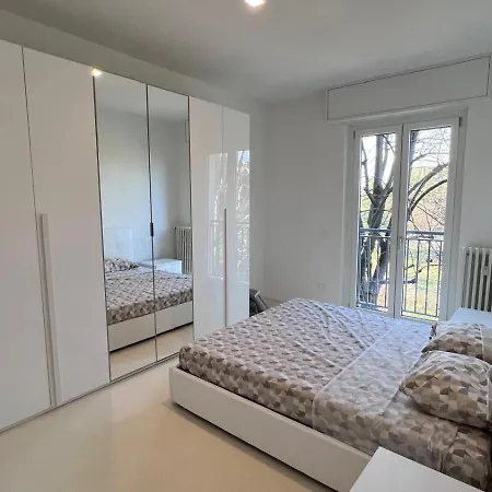 Elegante Bilocale Ristrutturato - Metro Inganni Apartment *