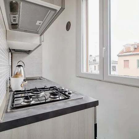 Just Urban - Elegant 1-br Flat In Solari Area - 2 Min Metro M4 아파트