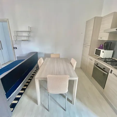 Modica Home, Nel Cuore Di Famagosta, In Posizione Tranquilla Apartment