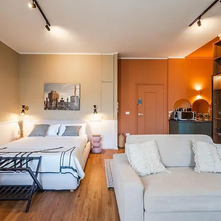 The Icon - Duomo View