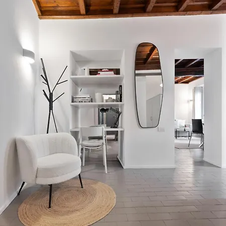 Corso Magenta Historic Milano