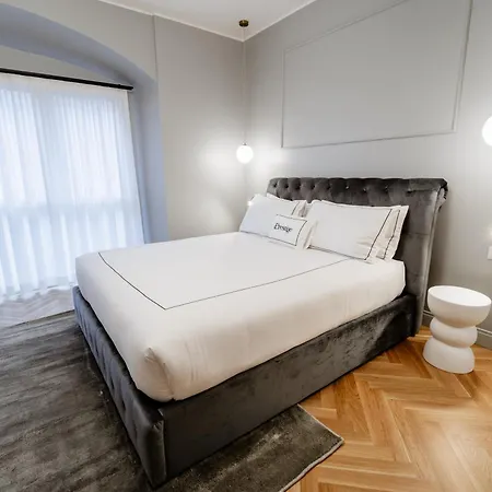 Prestige Boutique - Piazza Duomo 2 Milánó