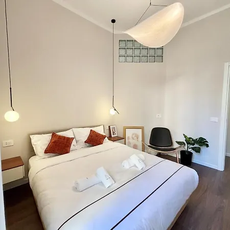 Daire Designer Apartment, Entire Home, 2 Bathrooms, For Families, Groups *