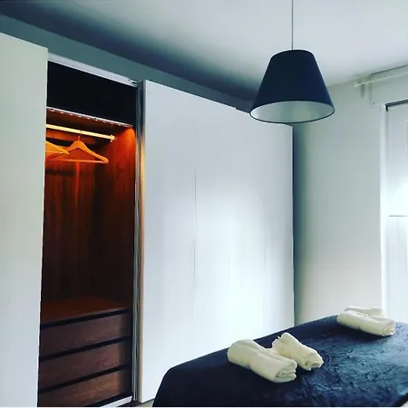 Modern Flat In * מילאנו