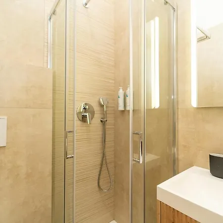 아파트 Elegant In The Center With Smarttv Wifi *