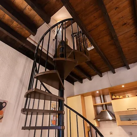 Characteristic 2 Double Bedroom Mediolan