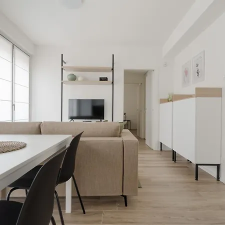 Guesthost - Modern In Moscova Apartmán *