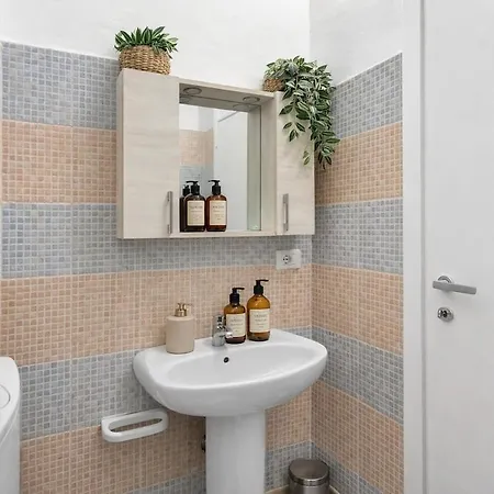 Group-friendly Flat 10 Minutes From The Stadium Wifi Pet