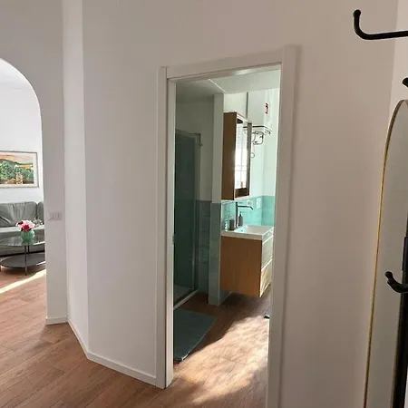 Modern And Bright Two-room Above The M3 Metro *