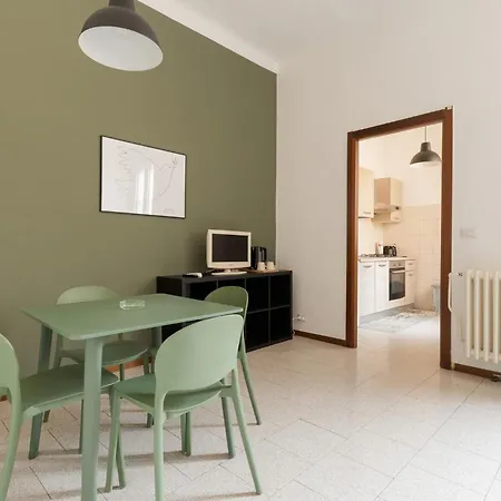 Apartment Guesthost - Morazzone Bright And Cozy Design Flat Milan