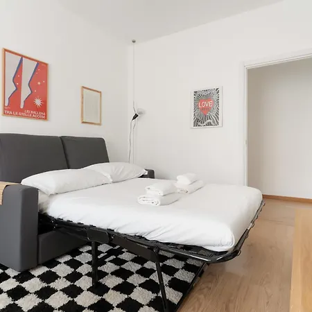 Guesthost - Cozy Flat Near Gorla M1 *