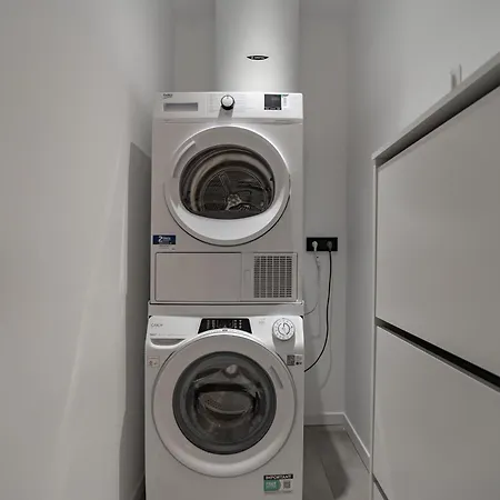 9 Min Walk From Porta Nuova, Design And Elegance Apartment *