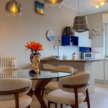 Metro 8 Min Cozy With Balcony Διαμέρισμα