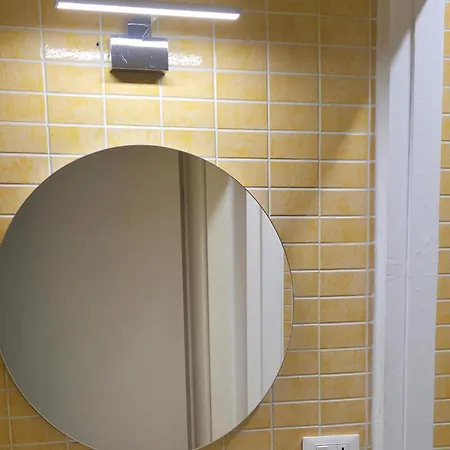 Apartment Mondrian's Flat In - Cadore V Giornate - Metro M4 Dateo Milan