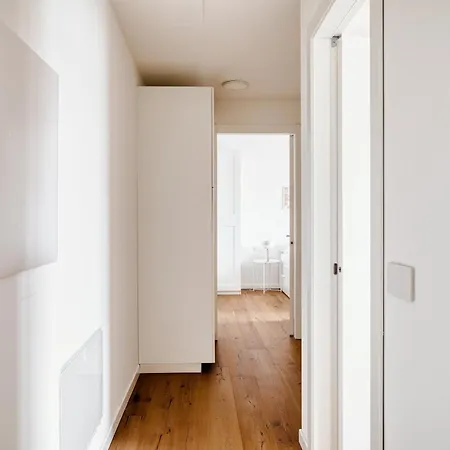 Apartment Just Urban - Bright 2br With Terrace 10 Min M4 To Duomo *