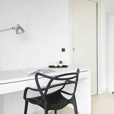 Easylife - - C Italia 68bp5 - P Ticinese شقة