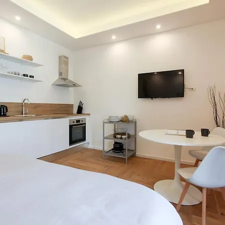 Contemporary - Station-nolo Area