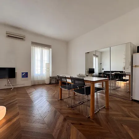 Pergolesi Nest - Authentic - Station