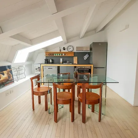 Skylife White Penthouse 아파트 밀라노