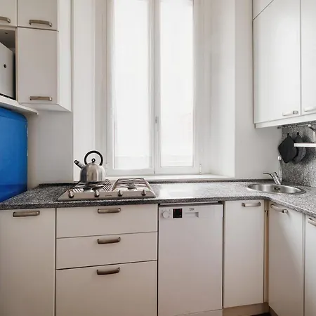 Elegant - Lorenteggio Apartment *