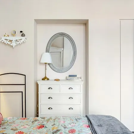 Industrial-chic In The Heart Of Isola Apartment *