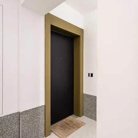 Appartamento Le Corti Segrete. Petrella Milano