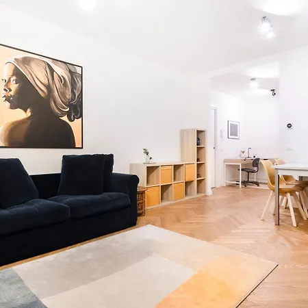 Easylife - - San Gregorio 3 F - P Venezia * Milán
