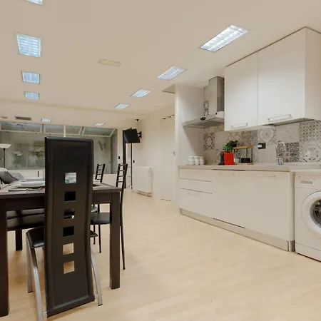 Appartamento Urban Loft With Pool Table - M3 And Train Station - Duomo In 10 Min Milano
