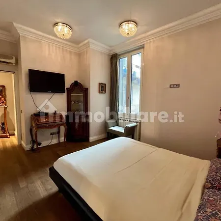 Chandelier - Center Milan