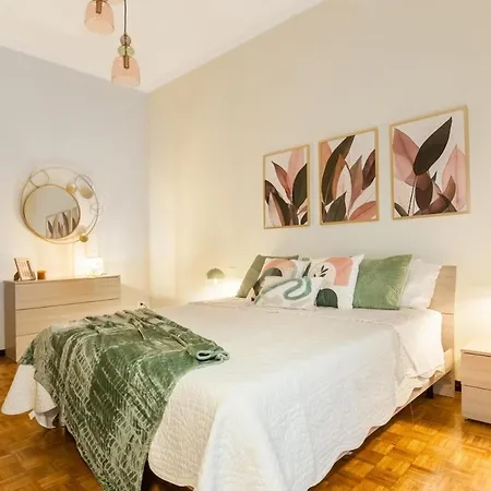 Apartament Large Near The Station *