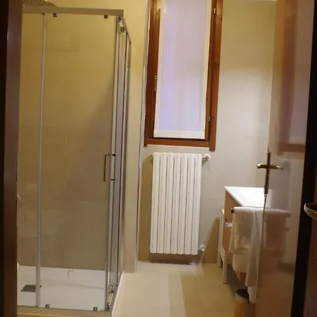 Monolocale Porta Romana E Ben Collegato アパート ミラノ