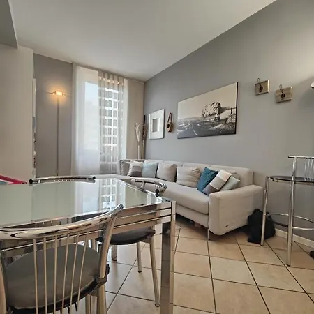 Smart - Adriano & Metro Crescenzago Apartamento Milão