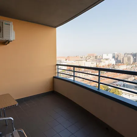 Apartment Guesthost - Modern Pirelli