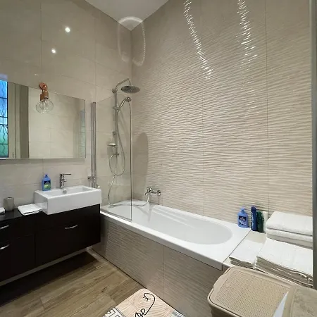 New One-bedroom With Terrace In The Nolo Area, Metro 1 Rovereto Stop Διαμέρισμα *