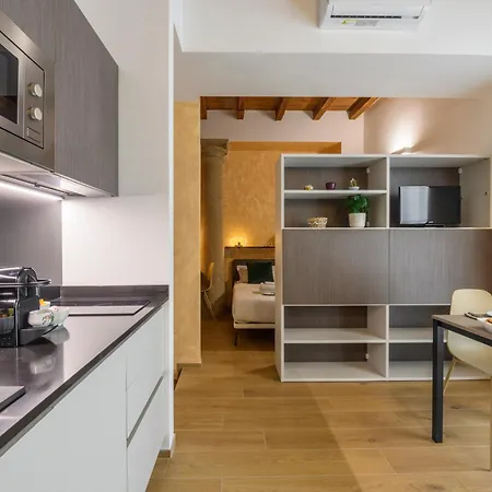 Cesariano, 11 - In Vibrant Via Cesariano